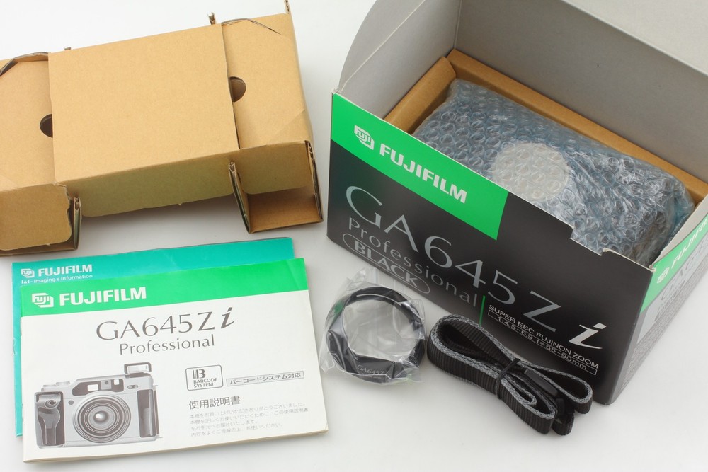Count: 002 [TOP MINT BOX] Fujifilm GA645Zi Black Film Camera w/ Hood Strap JAPAN