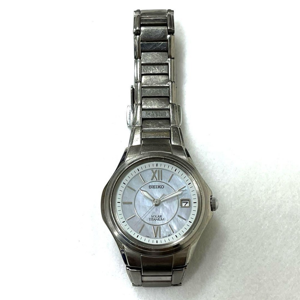 Seiko Solar V182-0AA0 Shell Dial Men's Watch with Stainless Steel Case