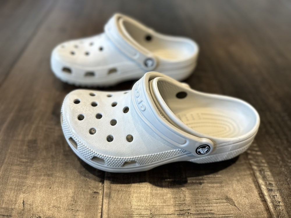 Crocs Unisex Classic Clog White, Size M5 W7