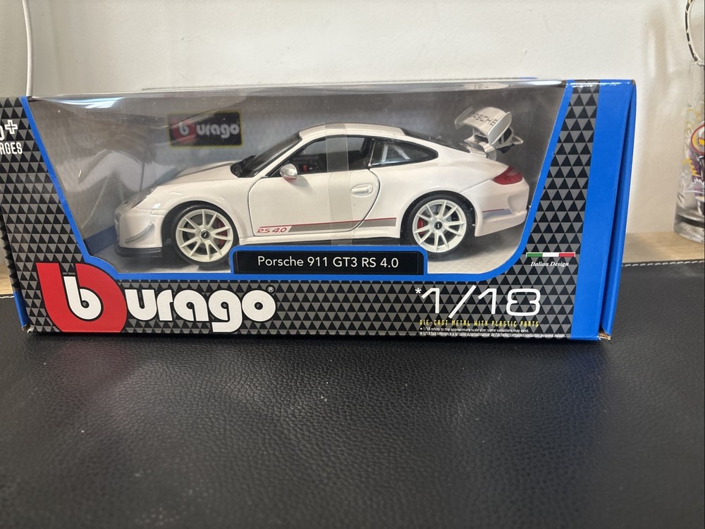 Porsche 911 GT3 RS 4.0 1:18 BBURAGO
