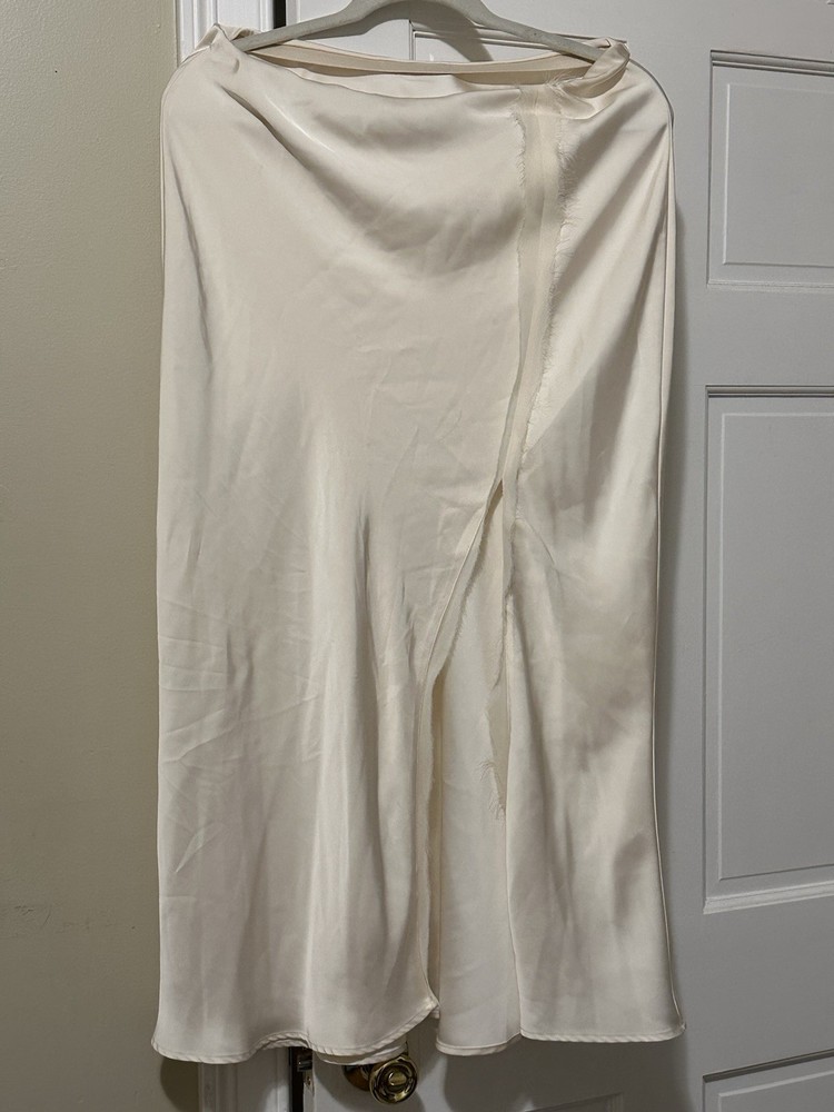 Zara Maxi Skirt Off -white Size M