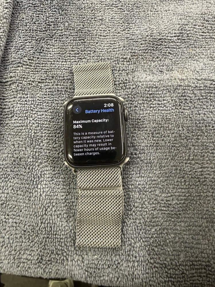 Apple Watch SE 40mm GPS+Cell Space Gray Aluminum Case