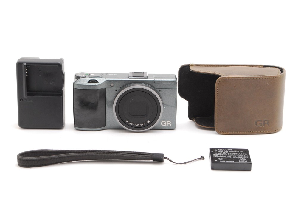 [Near MINT+++] RICOH GR Limited Edition Green Wavetone Digital Camera From JAPAN