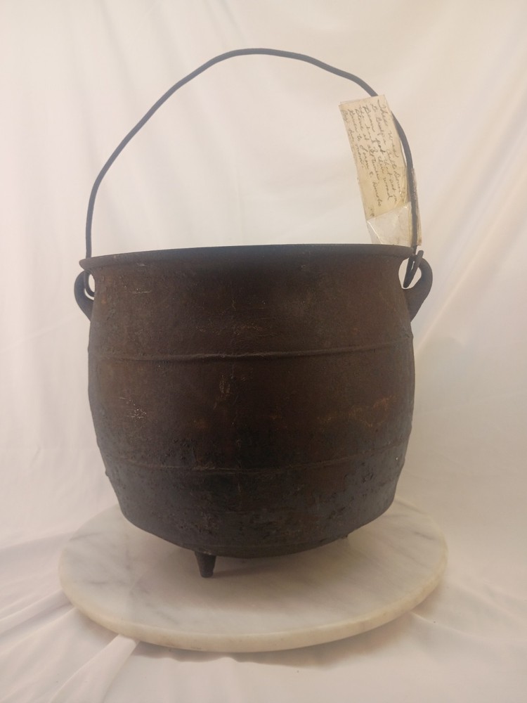 Antique Cast Iron #7 0A 3 Footed Ribbed Bean Pot Cowboy Kettle 8.5