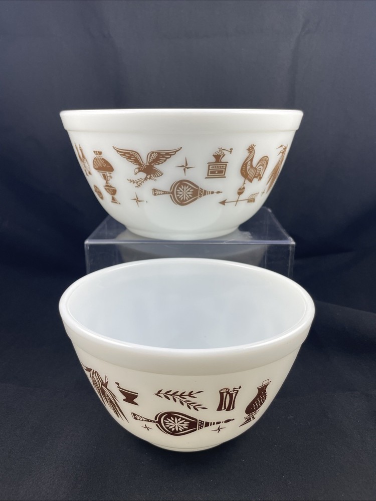 Vintage PYREX Early American Mixing Bowl Set #401 #402 1.5 Qt & 1.5 Pt