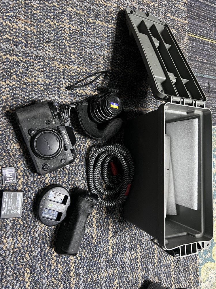 Fuji XT-1  Mirrorless Camera Kit With Waterproof Case