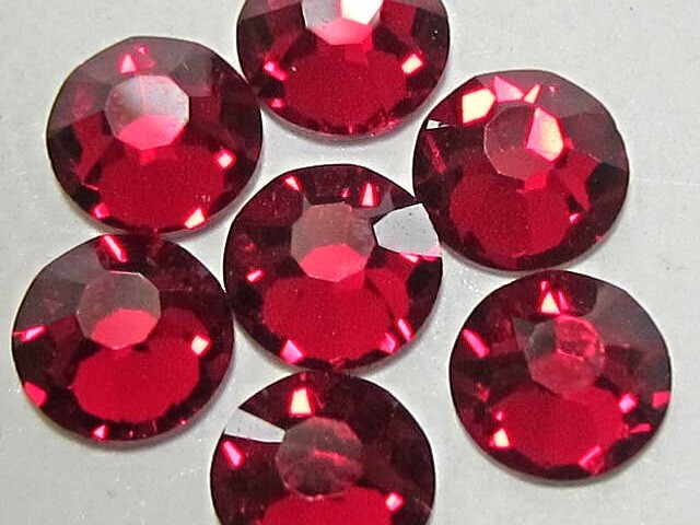 16ss Siam Flatback Rhinestones 1g for European Jewelry Making