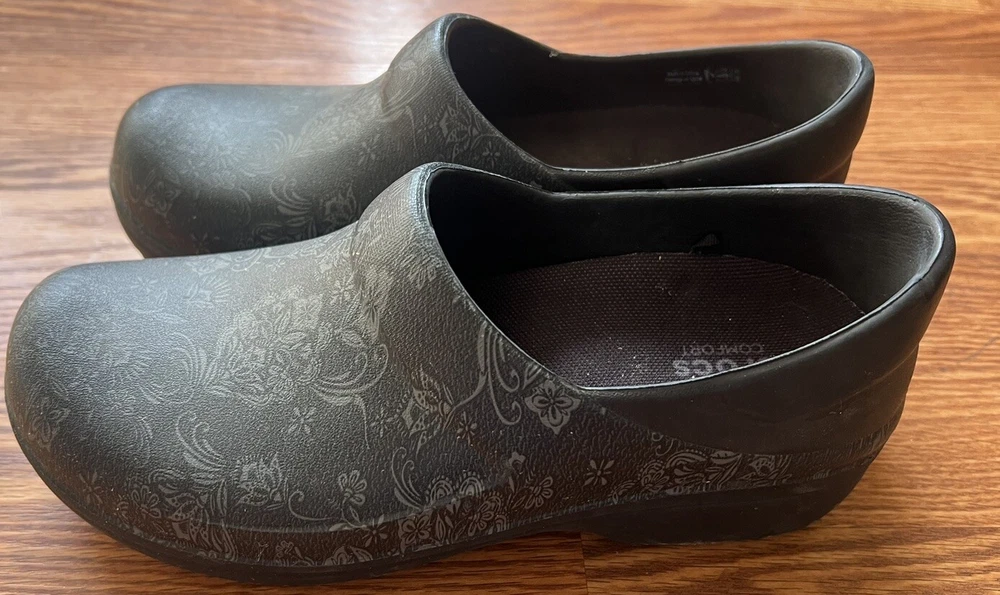 Crocs Women's Leopard Neria Pro II Work Slip Clog Size 10