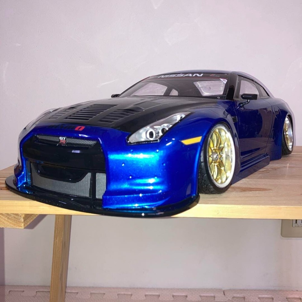 Tamiya 1/10 RC Nissan GT-R R35 body shell for radio control cars