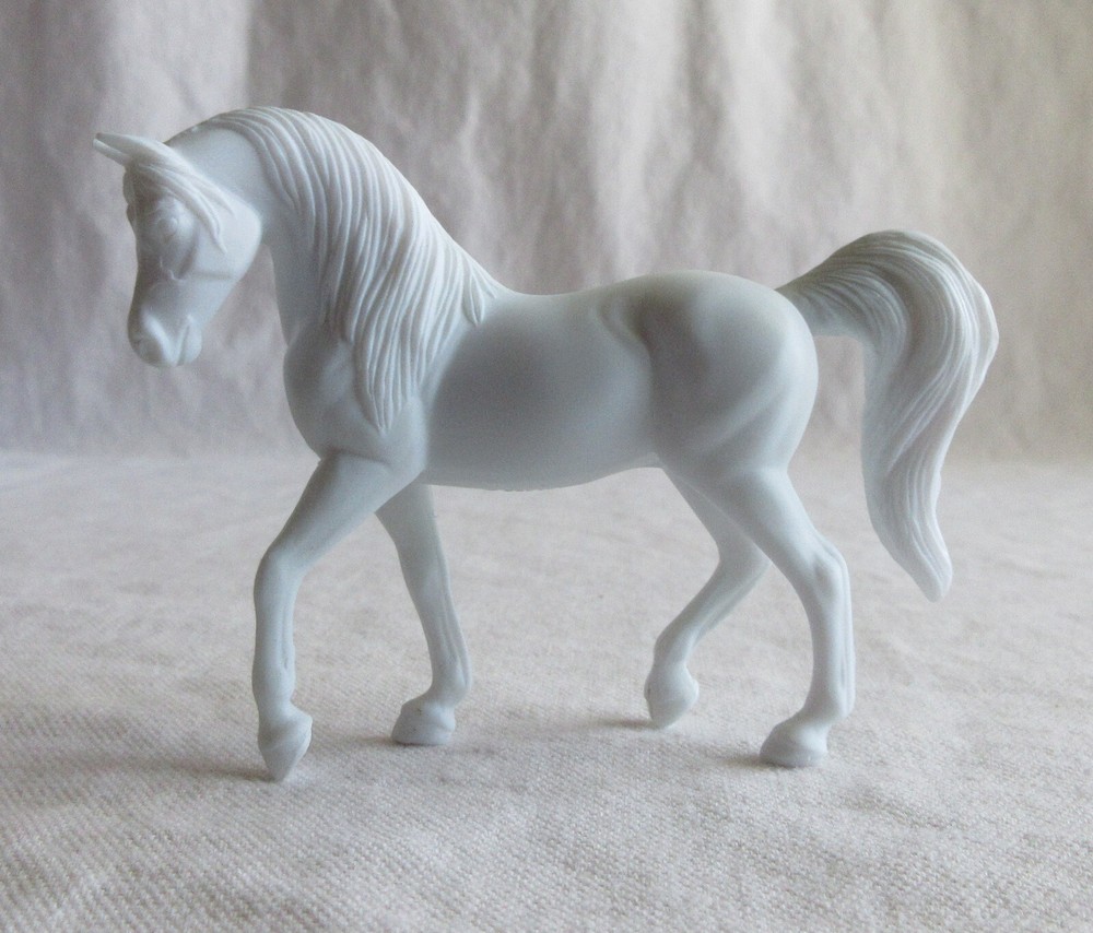 Breyer Stablemates Walking Arabian Unpainted Grey G3 S/M Fun Day Primed Model Horse-image