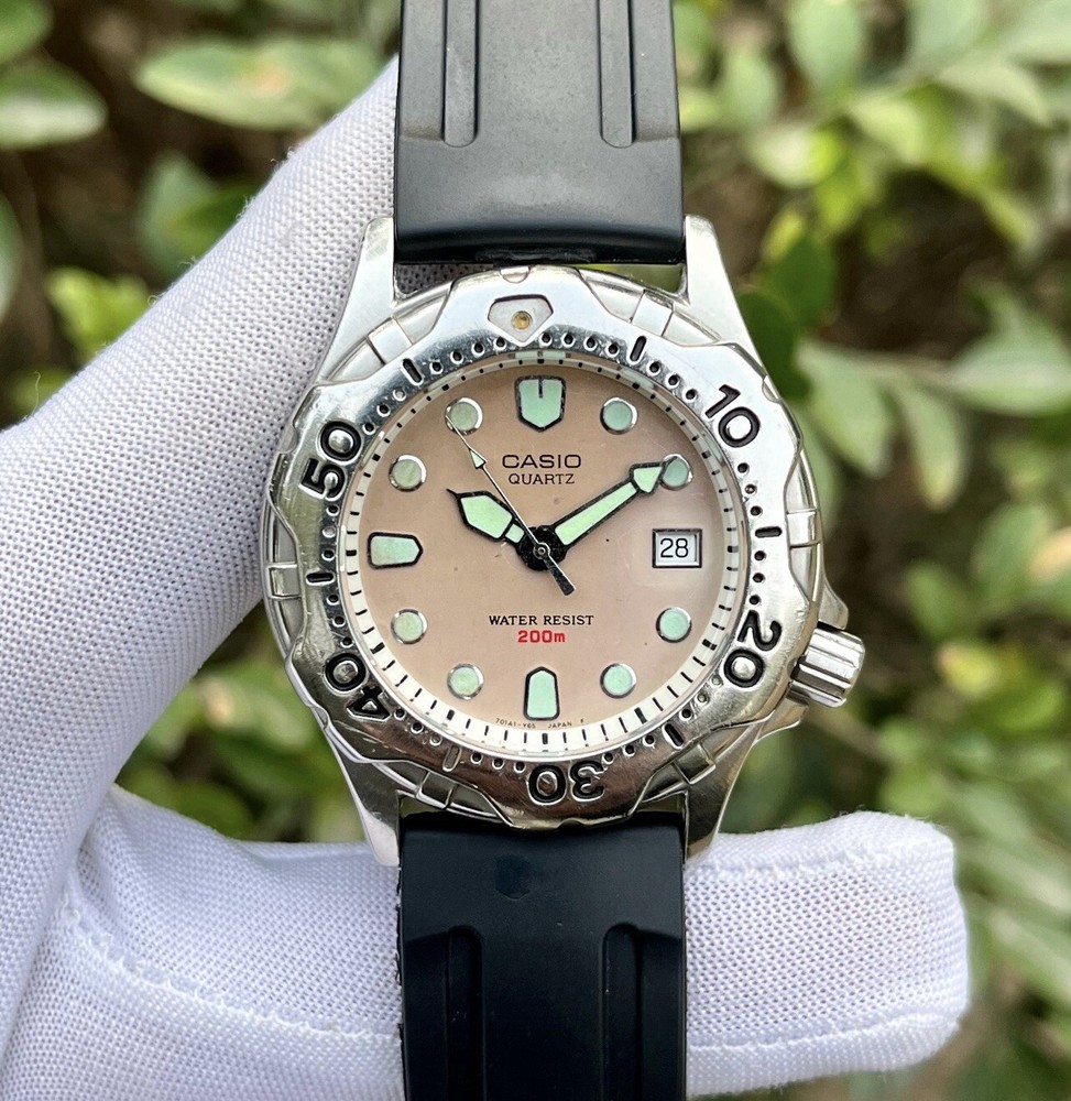 Vintage Casio Salmon Dial Air Diver 200M Swiss Movement Men Quartz Watch MDP-811