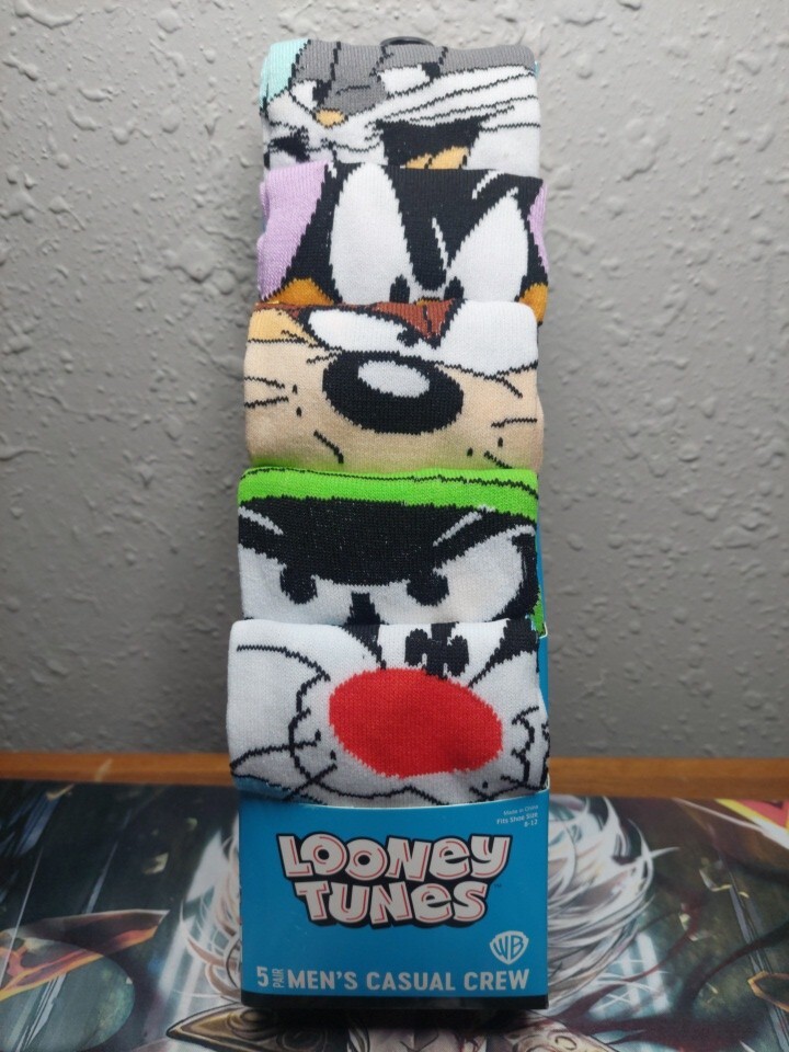 Looney Tunes Bugs Bunny 6-Pack Crew Socks for Men Size 8-12 by Bioworld