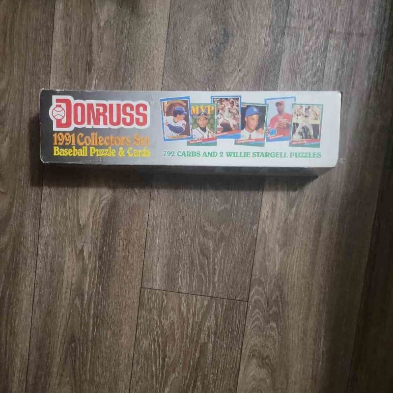 DONRUSS  complete  1991 BaseBall puzzle and cards set 792 cards and two PUZZLE