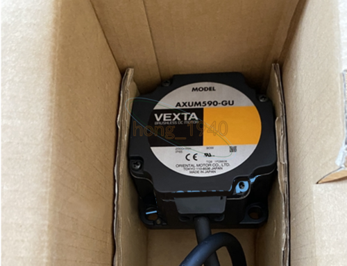 1PC VEXTA Motor AXUM590-GU AXUM590GU New In Box