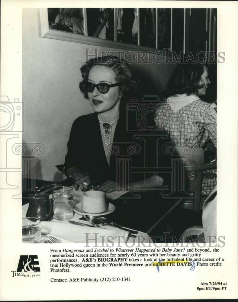 1994 Press Photo Actress Bette Davis - mjx74729