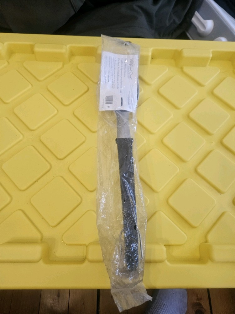 PAMPERED CHEF BBQ SLOTTED SPOON #2717 NEW IN PACKAGE
