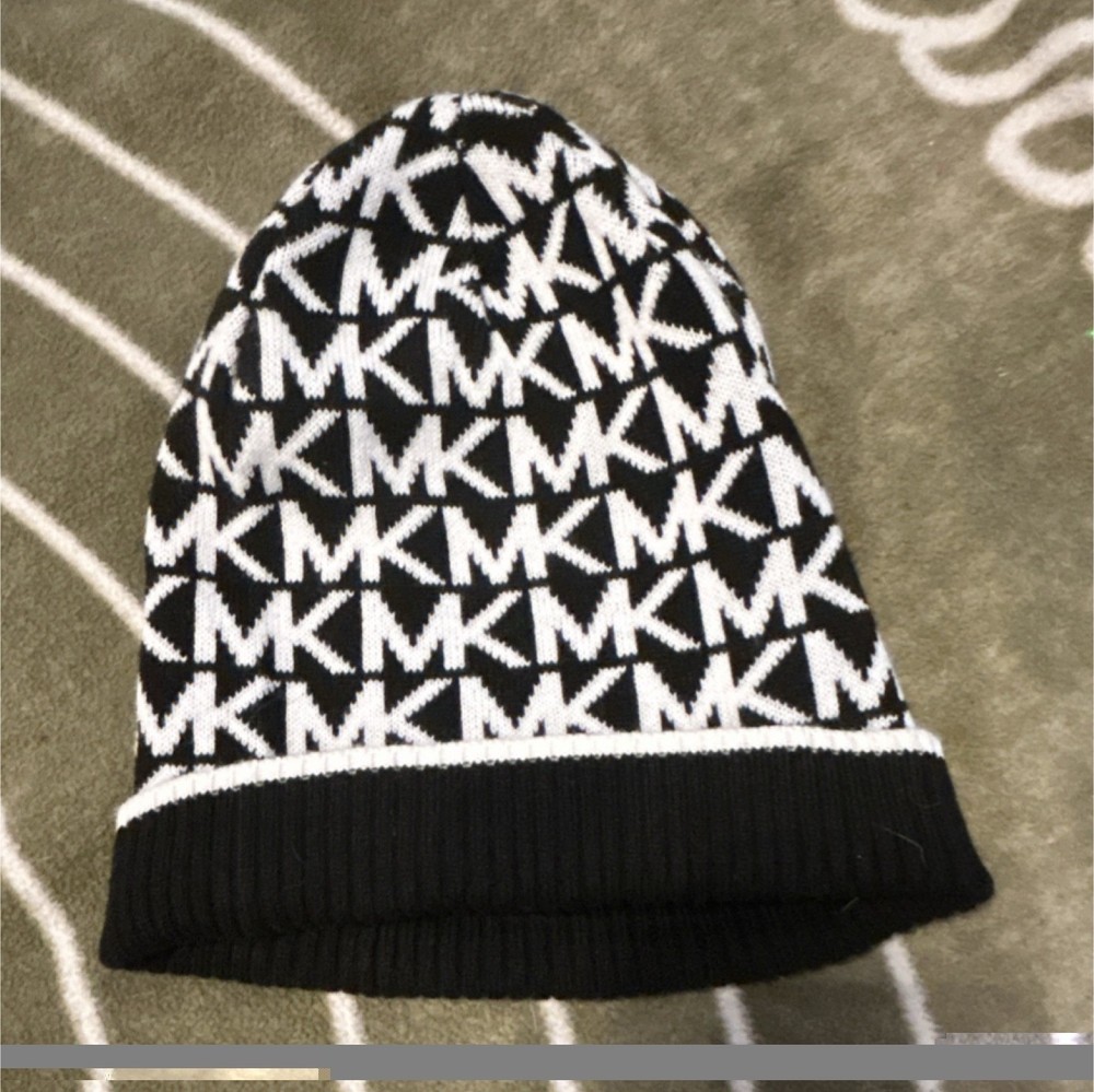 Michael Kors Black White Logo Knit Beanie Hat Acrylic Winter unisex One Size
