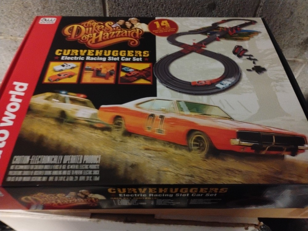 2008 Auto World Dukes of Hazzard XTraction Racing Slot Car Set New