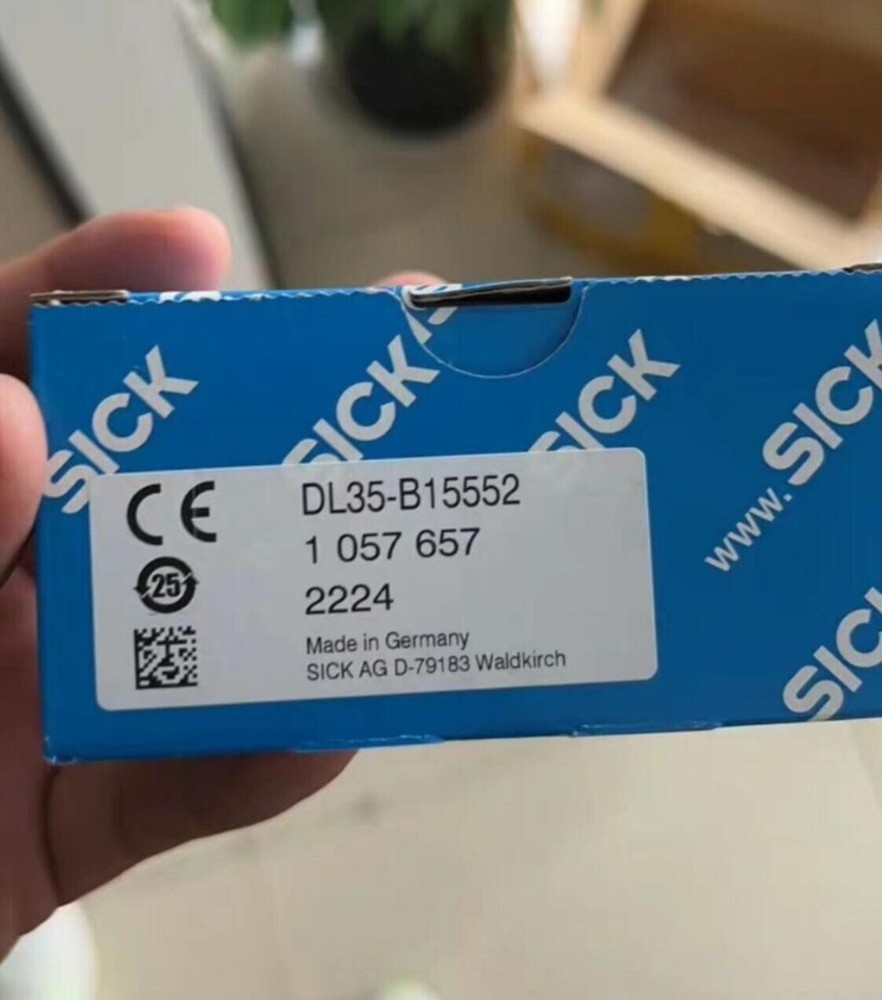 1PC New SICK DL35-B15552 1057657 Sensor Expedited Shipping