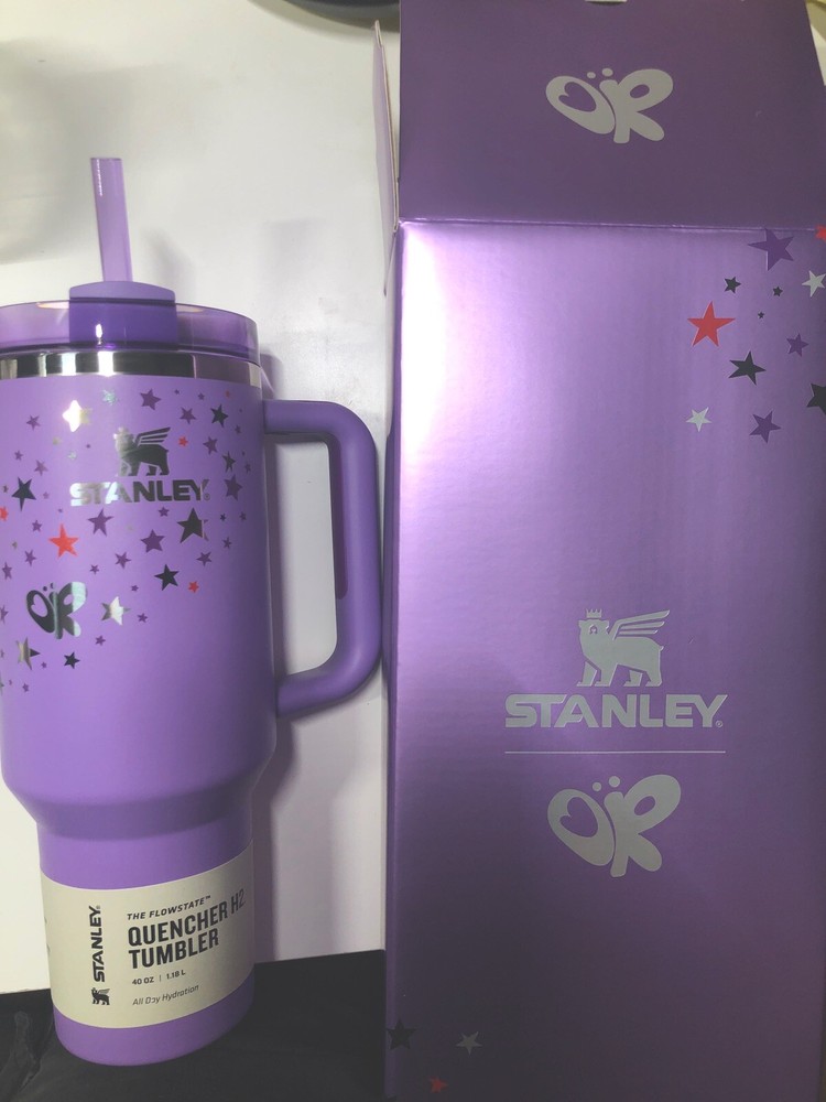 Stanley x Olivia Rodrigo Quencher H2.0 FlowState Tumbler | 40 OZ Cup - In Hand