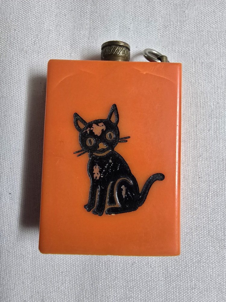 Vintage Permanent Match Mitsugiri Mfg. Co. Striker Lighter. RARE