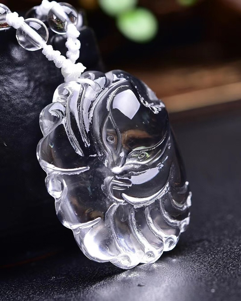 1pc Hand-Carved Clear Crystal Fox Pendant for Reiki Healing