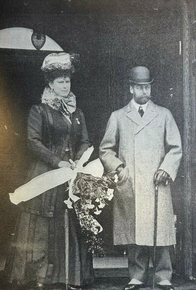 1910 Vintage Magazine Illustration King George V and Queen Mary of England