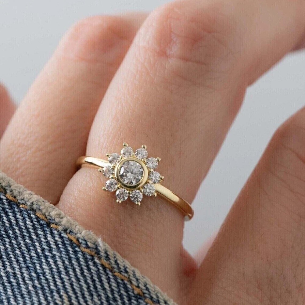 2.0Ct Round Cut Simulated Diamond Women's Engagement Ring 14K Yellow Gold Plated
