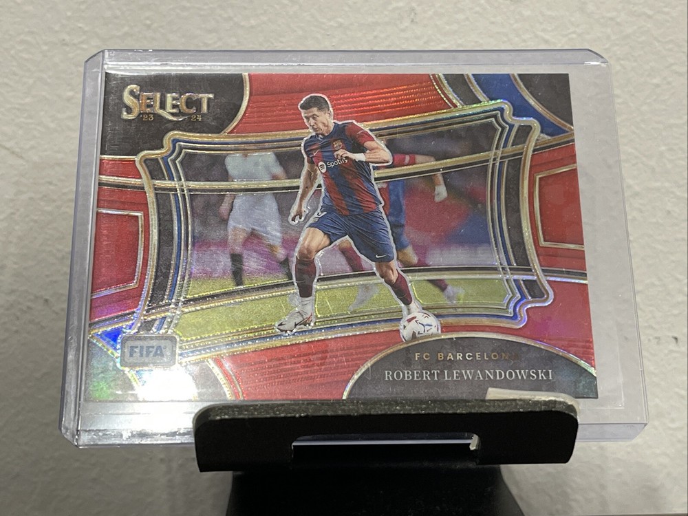 2023-24 Panini Select FIFA Robert Lewandowski Red SP Field Level FC Barcelona