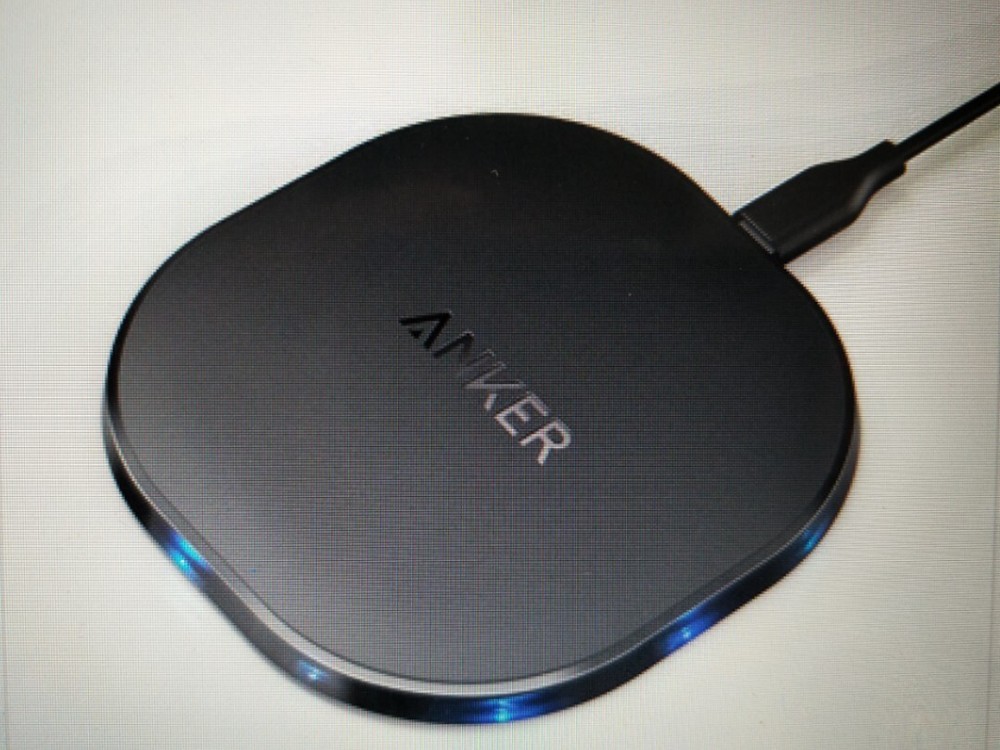 Anker PowerPort Qi 10W Fast Wireless Charging Pad A2513 for iPhone & Android
