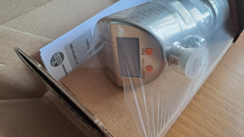 IFM New PI2794 - Flush pressure sensor with display, PI-010-REA01-MFRKG/US/ /P