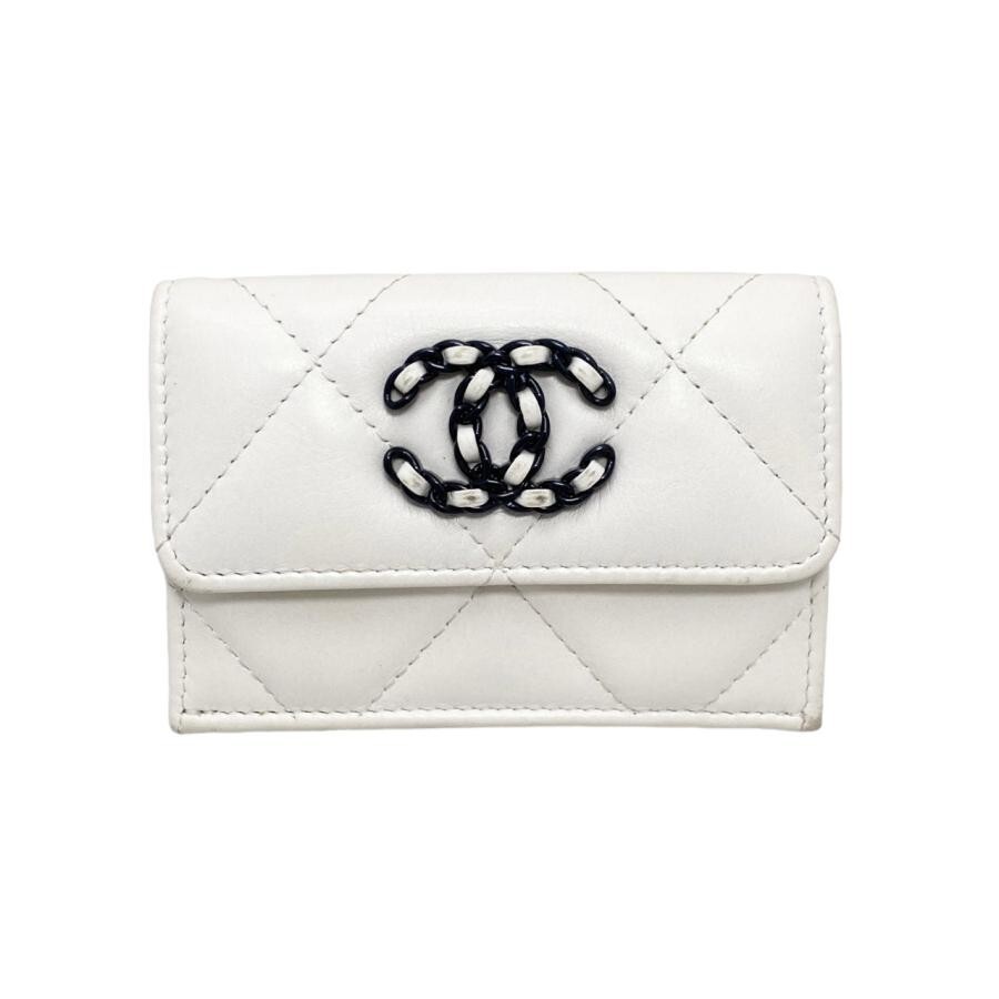 CHANEL 19 Small Flap Trifold Wallet in White Lambskin with Coco Mark Authentic