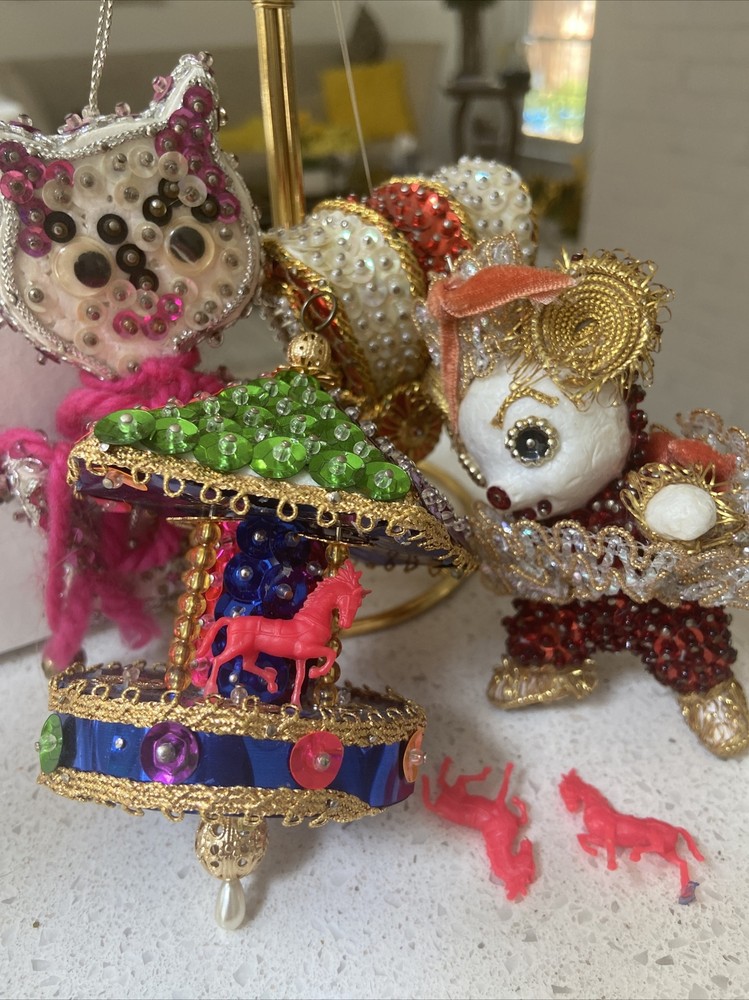 4 Christmas Beaded Sequin & Push Pin Ornaments Handmade Lot Of 4 Bear Stagecoach