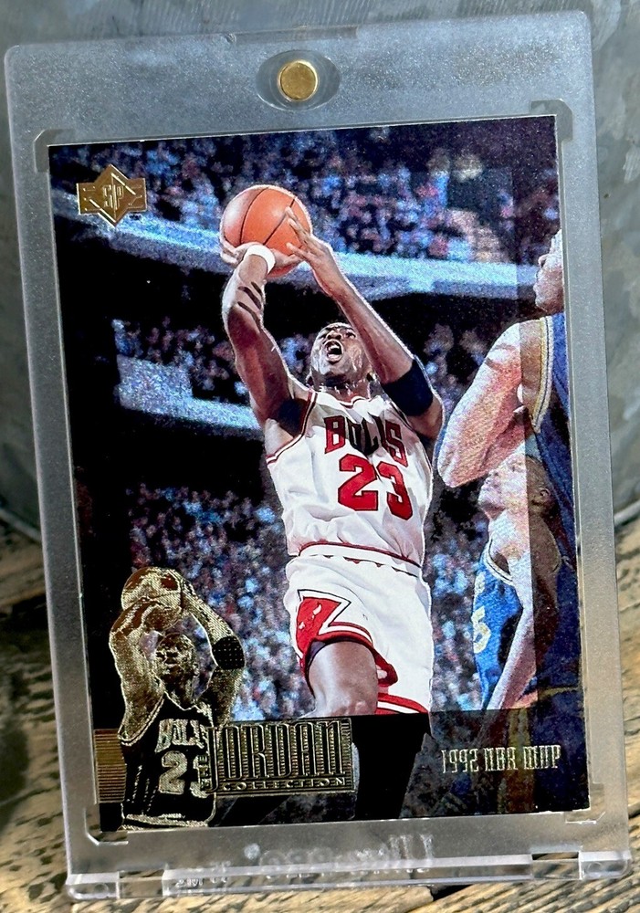 1990s Michael Jordan SP Gold Foil Insert Rare Bulls Jersey #23 Card