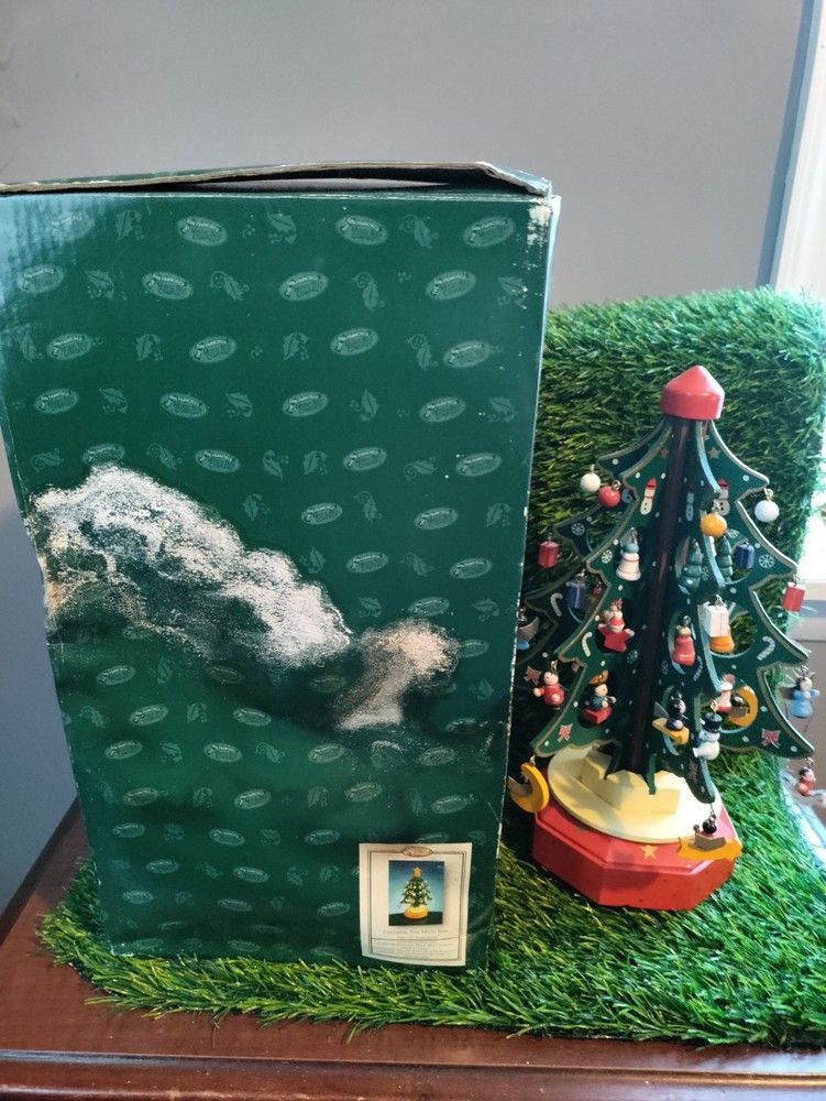 San Francisco Music Box Company Wooden Musical Christmas Tree 