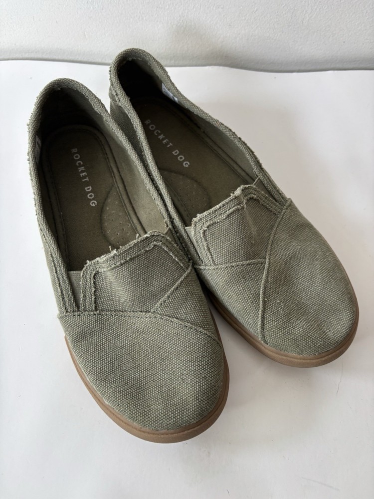 Rocket Dog Women’s Slip On Shoe Size 9M Beach Gray Canvas Cotton