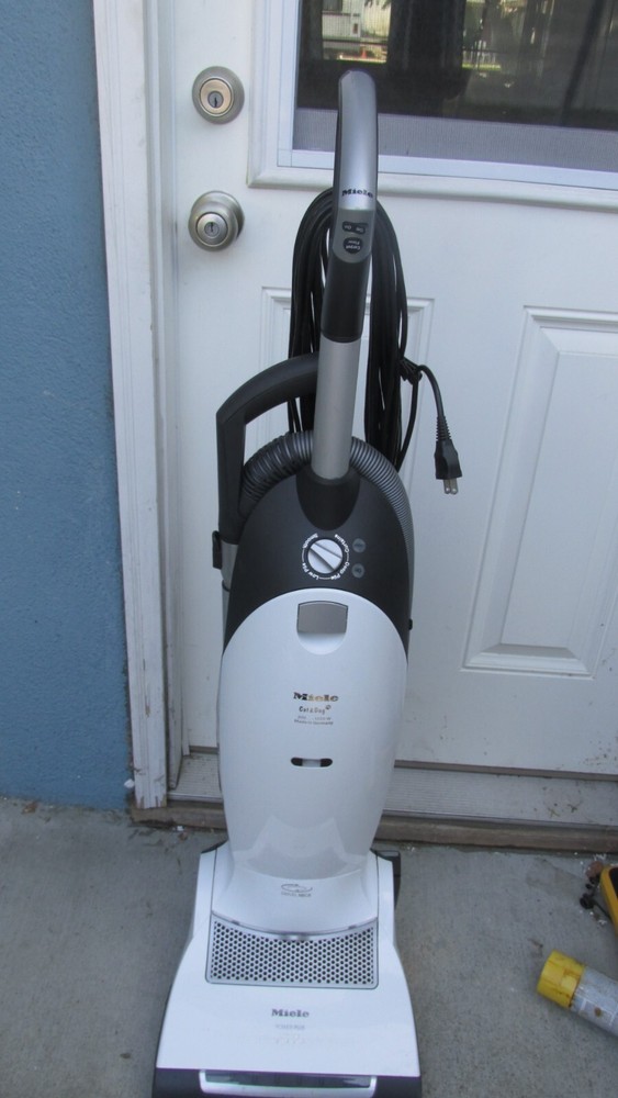 Miele s7260 cat and dog 1200 watt upright swivel neck vacuum cleaner white