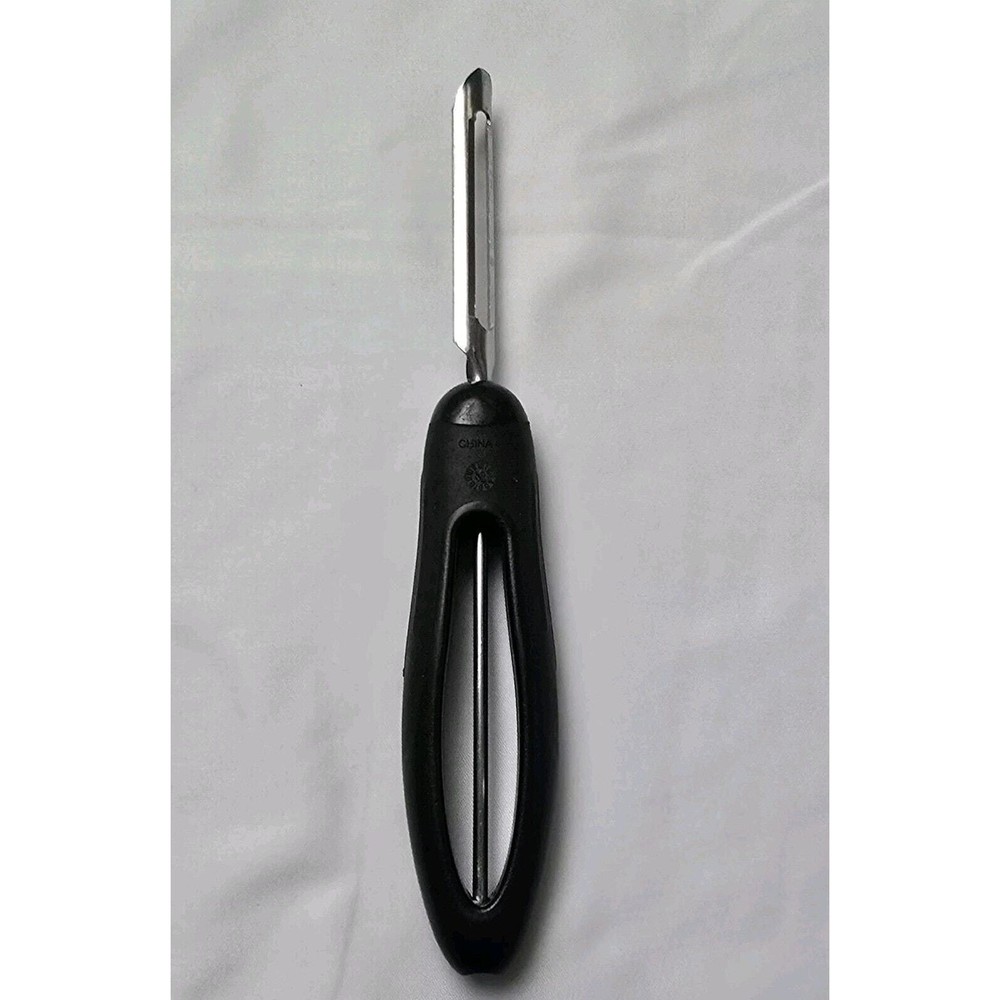 Pampered Chef Vegetable Potato Peeler #1071 Swivel Blade Comfort Grip Handle