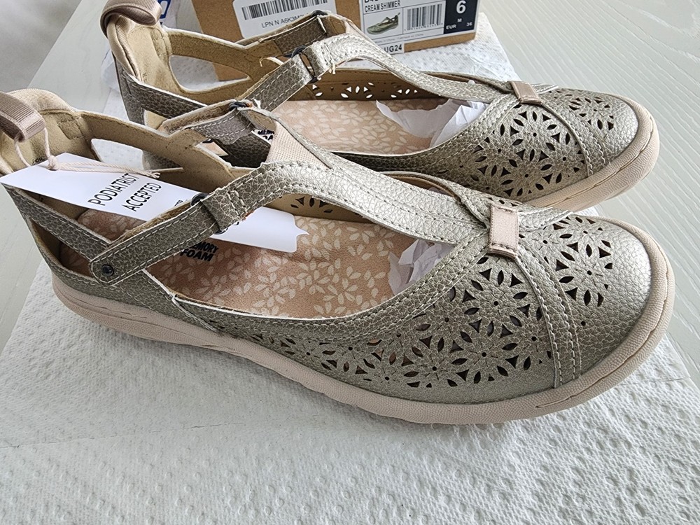 JBU by Jambu Women's cream SUMMER Flats size 6 M
