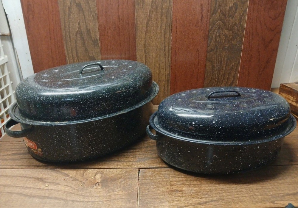 Lot Of 2 VNTG Black Enamel Granite Round And Oval Roasting Pan with lid 14