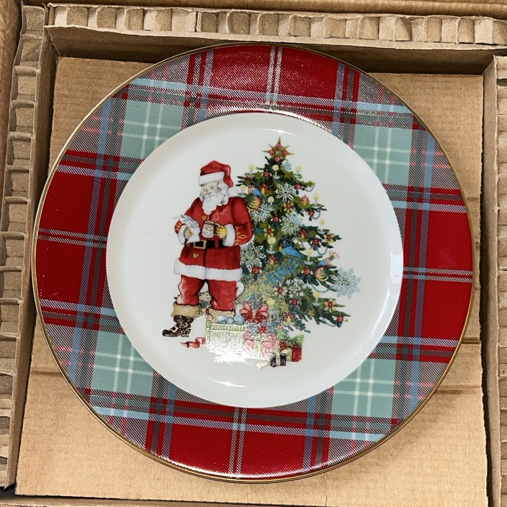 Williams Sonoma Red Tartan Plaid Salad Plates ~ Santa's List ~Christmas Set Of 4