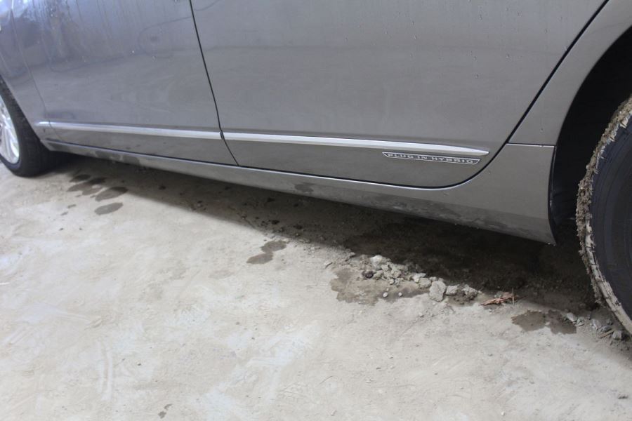 Driver Left CT6       2017 Rocker Panel Moulding 2830934