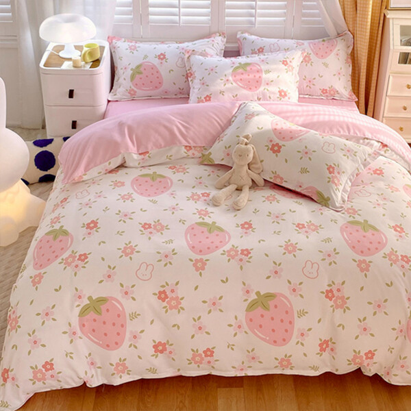3-Piece Strawberry Duvet Cover Set for Cozy Bedroom Decor and Stylish Home Comfort