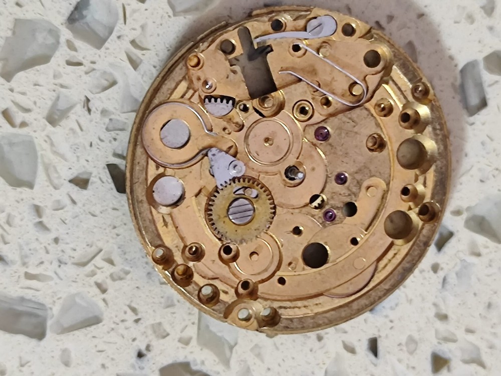 Tissot 2571  Incomplete Movement  Not work for parts USED