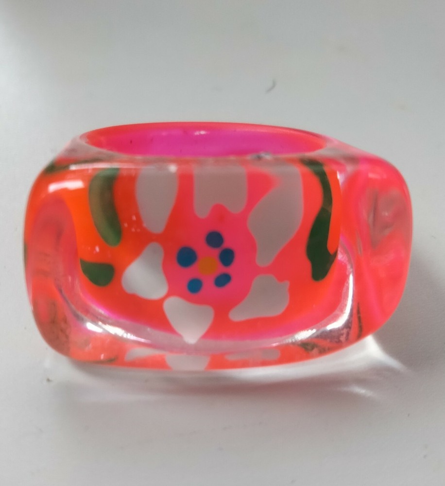 RETRO Pink & Clear Plastic flower Costume Ring Size P.5 Chunky fun Statement