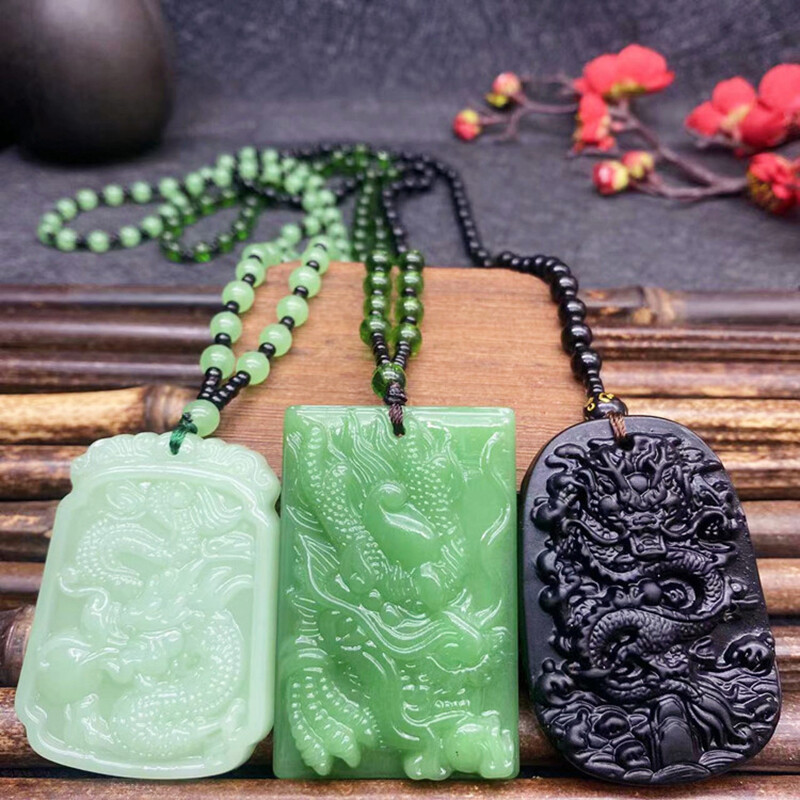 Fashion Glass Hand-Carved Dragon Pendant Necklace Chinese Amulet Women Ma5