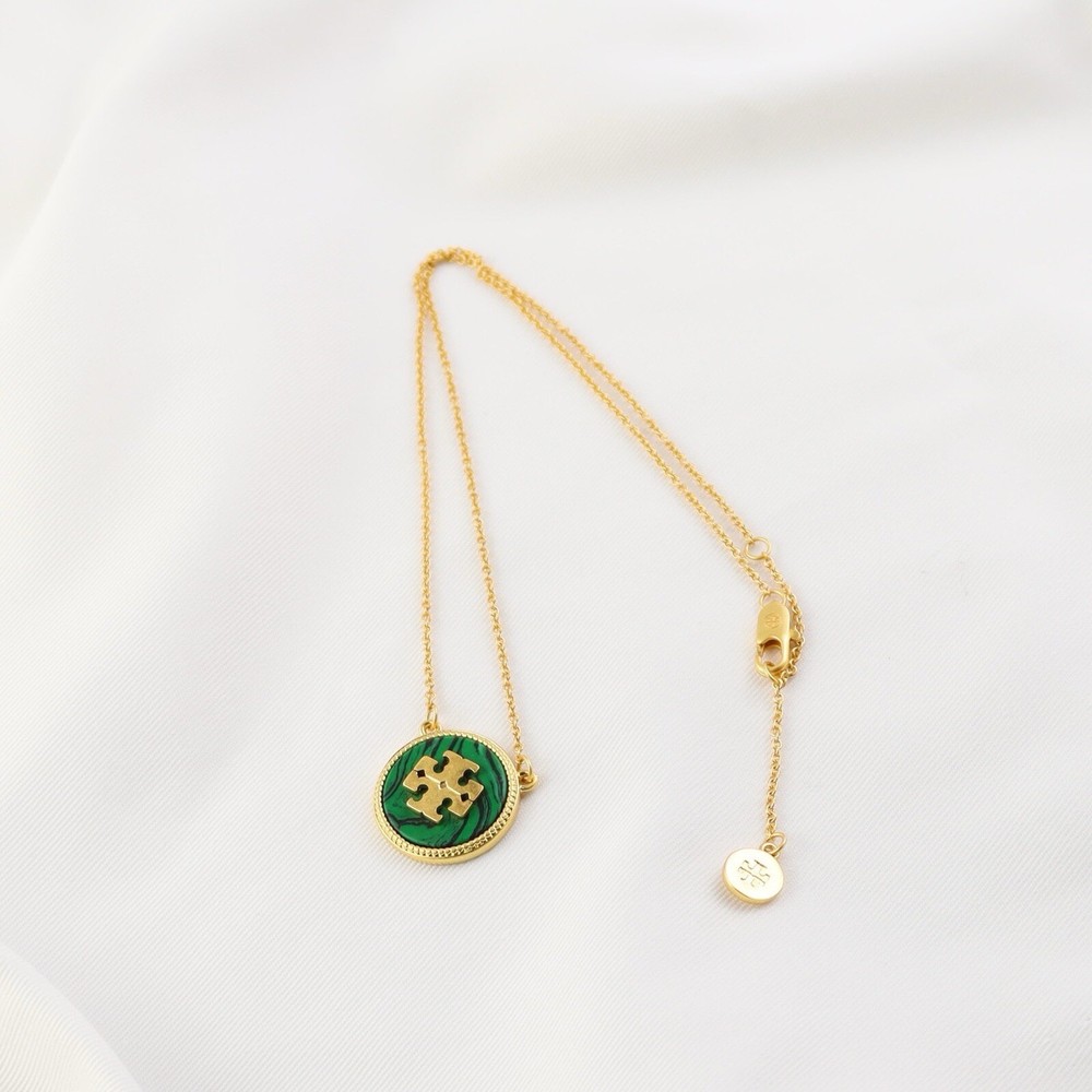 Tory Burch Double T Classic Lady Necklace Simple Elegant Green