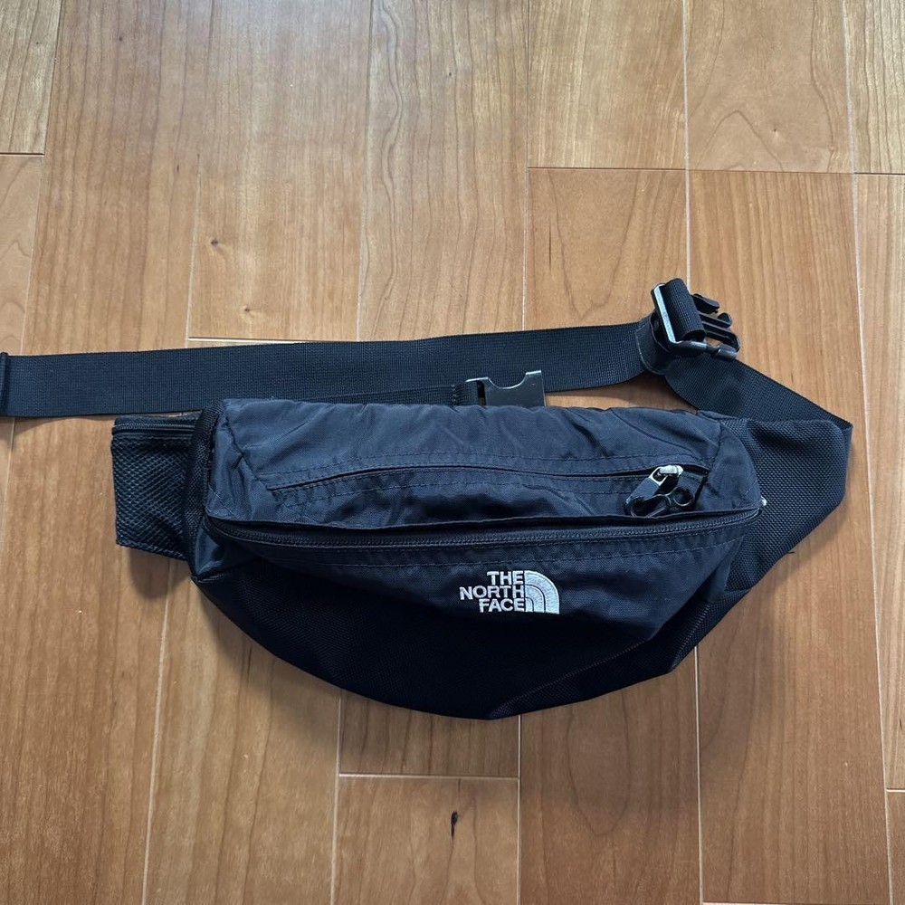 The North Face Black Waist Pouch - Stylish Durable & Easy to Use