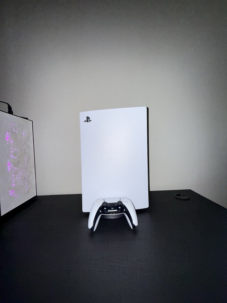 PS5 Disc Version – 4K UHD Blu-Ray Gaming Console