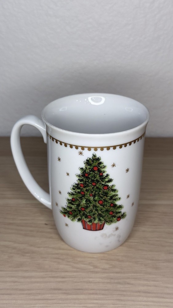 Christmas Tree Coffee Mug – Elegant White Ceramic Holiday Cup with Gold Trim